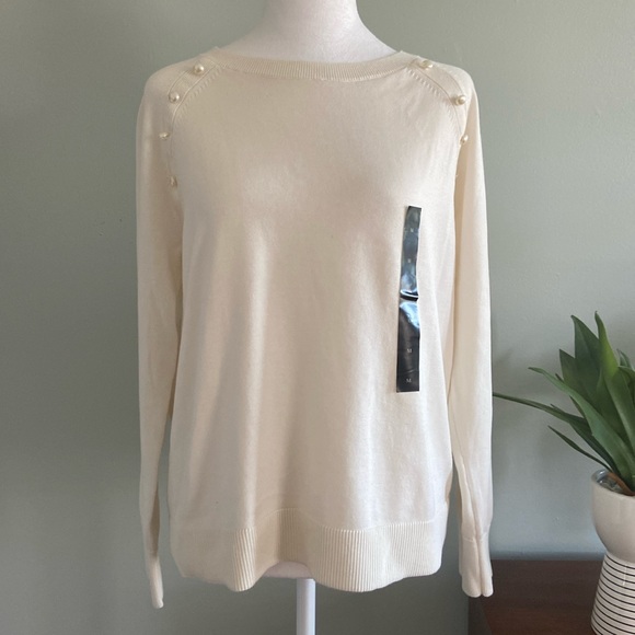 NWT Banana Republic Ivory Button Detail Sweater Forever Yarn Size Medium - Picture 1 of 10
